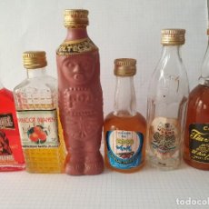 Botellas antiguas: LOTE 17 BOTELLINES DE LICOR VARIADOS. Lote 323043083