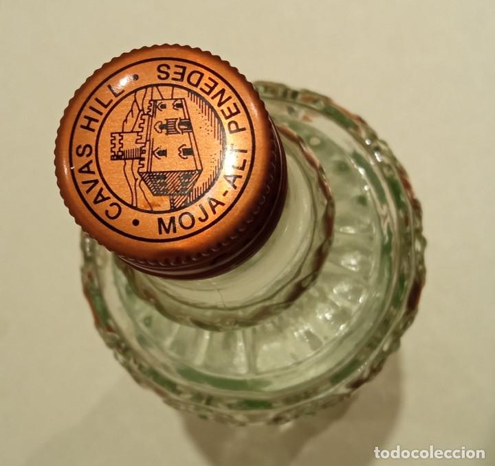 Botellas antiguas: Botella de Cristal Cavas Hill - Foto 2