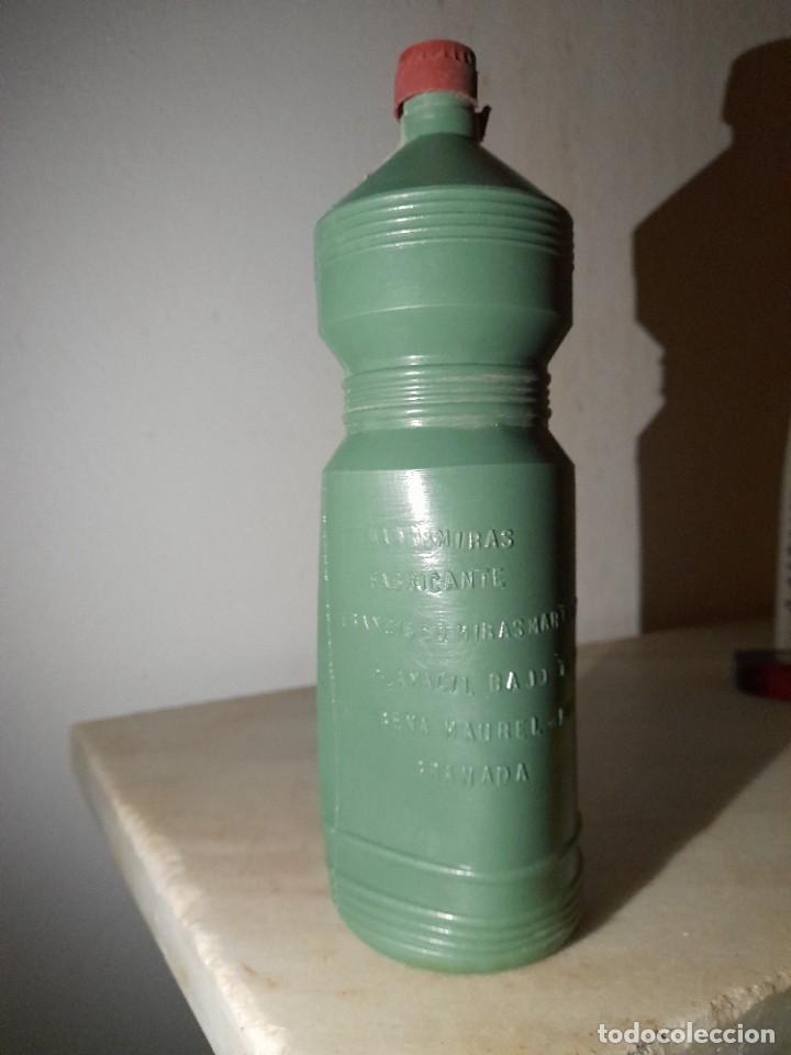 Botellas antiguas: Botella pl&aacute;stico de lejia de Granada Benamaurel - Foto 1