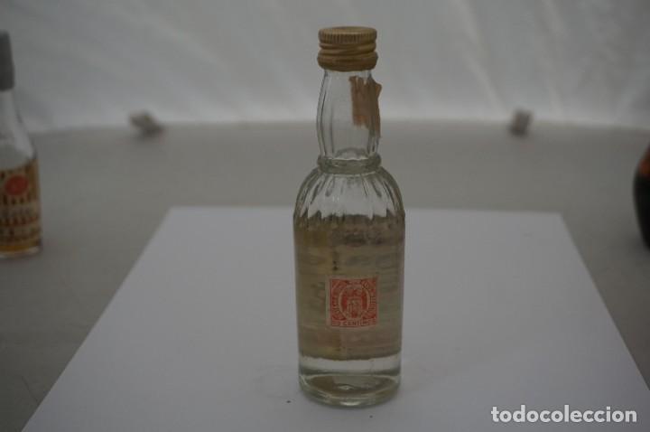 Botellas antiguas: BOTELLIN - ANISETTE ROYALE - BARDINET - Foto 3