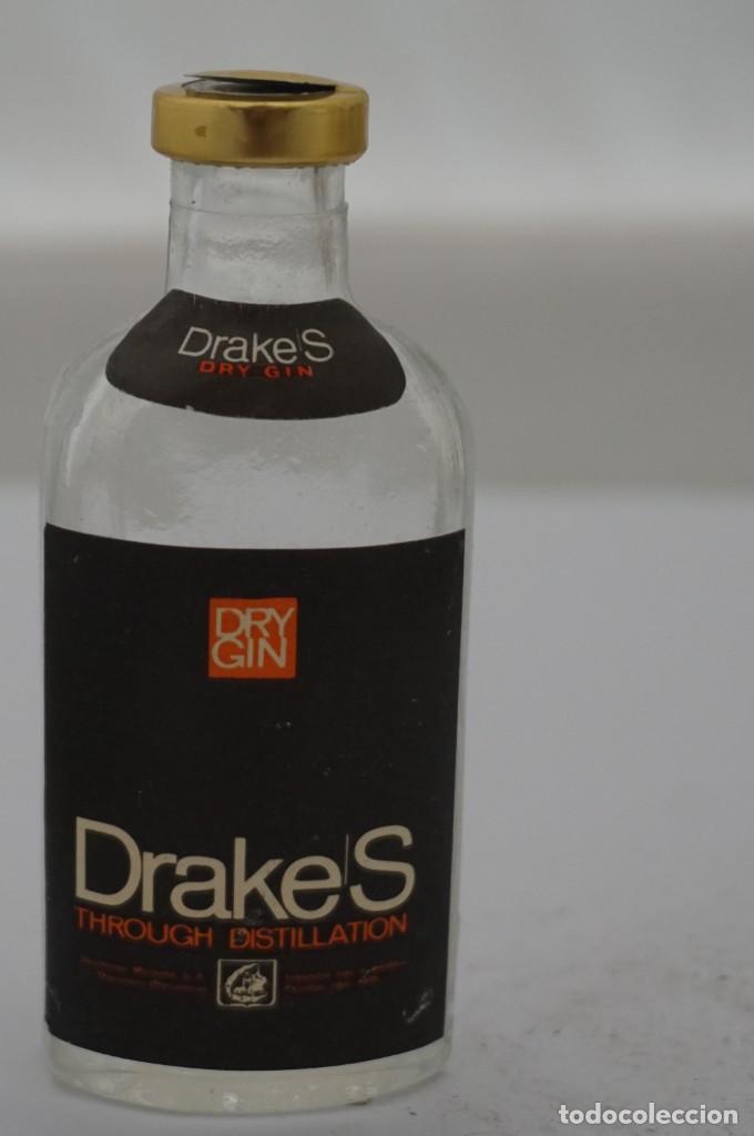 Botellas antiguas: BOTELLIN - DRY GIN DRAKES - THROUGH DISTILLATION - Foto 2