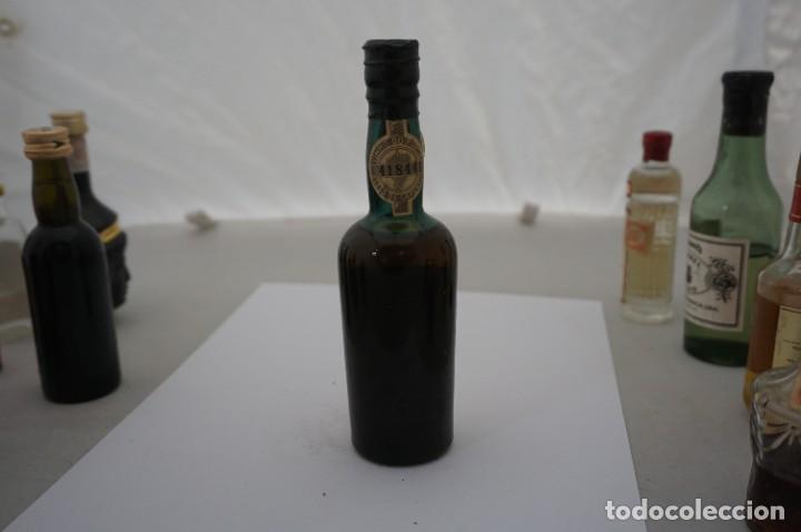 Botellas antiguas: BOTELLIN - FONSECA PORT - SPECIAL RUBY - Foto 5