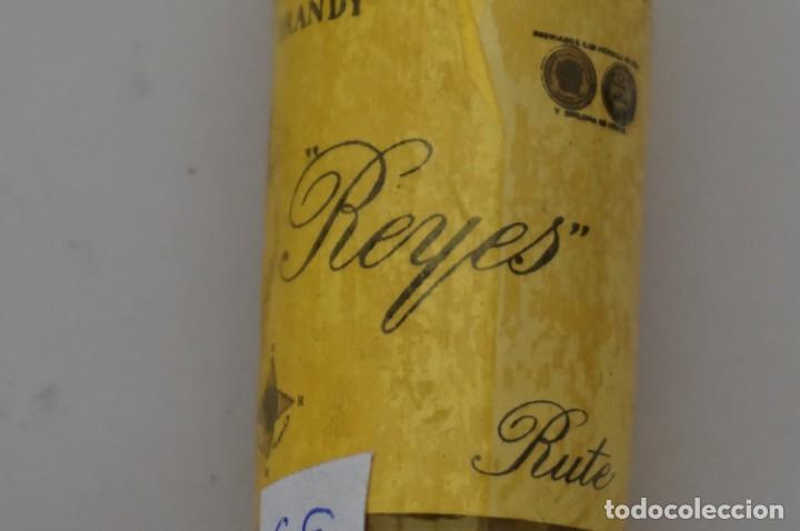 Botellas antiguas: BOTELLIN - BRANDY REYES RUTE - Foto 2