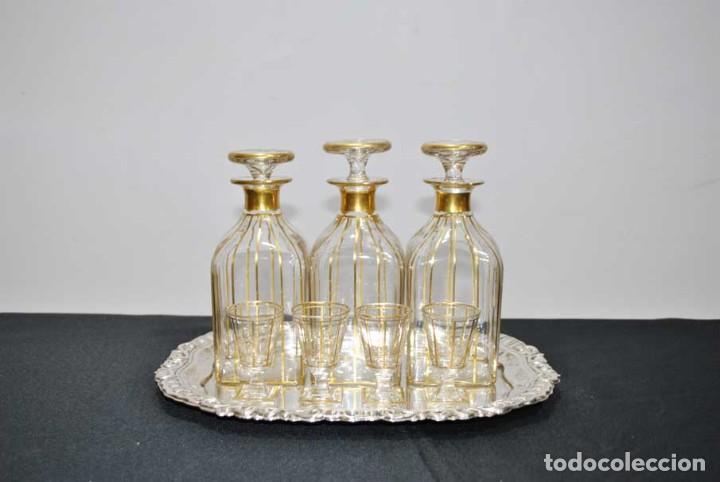 Botellas antiguas: JUEGO DE LICORERAS BOTELLAS DE LICOR - Foto 1