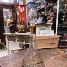 Botellas antiguas: PRECIOSA Y ANTIGUA BOTELLA DE CRISTAL CON PERFILES EN ORO FINO - MEDIDA TOTAL .34 CM
