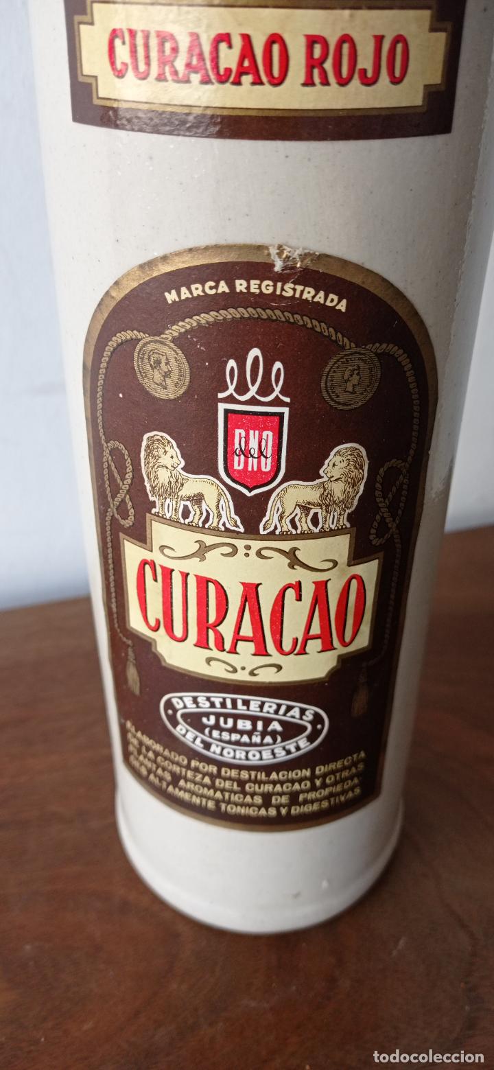Botellas antiguas: ANTIGUA BOTELLA CUCACAO ROJO - Foto 4