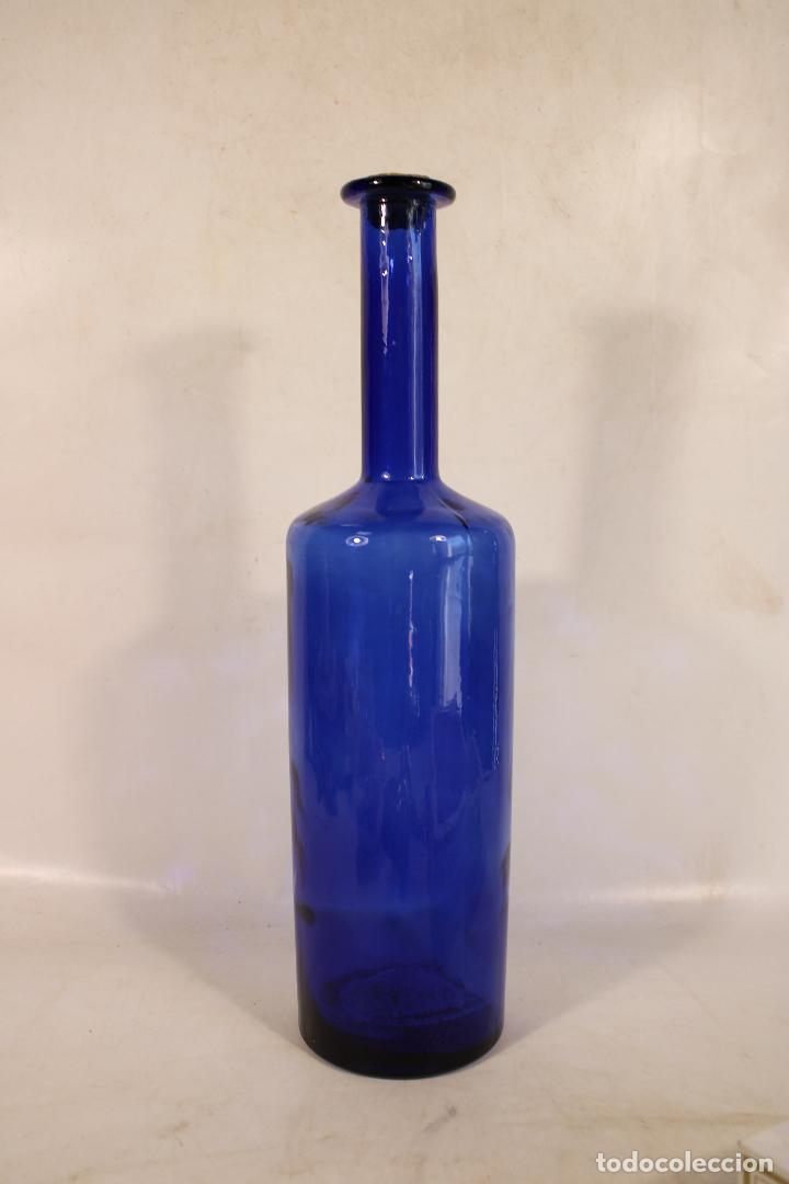 Botellas antiguas: botella cristal azul - Foto 2