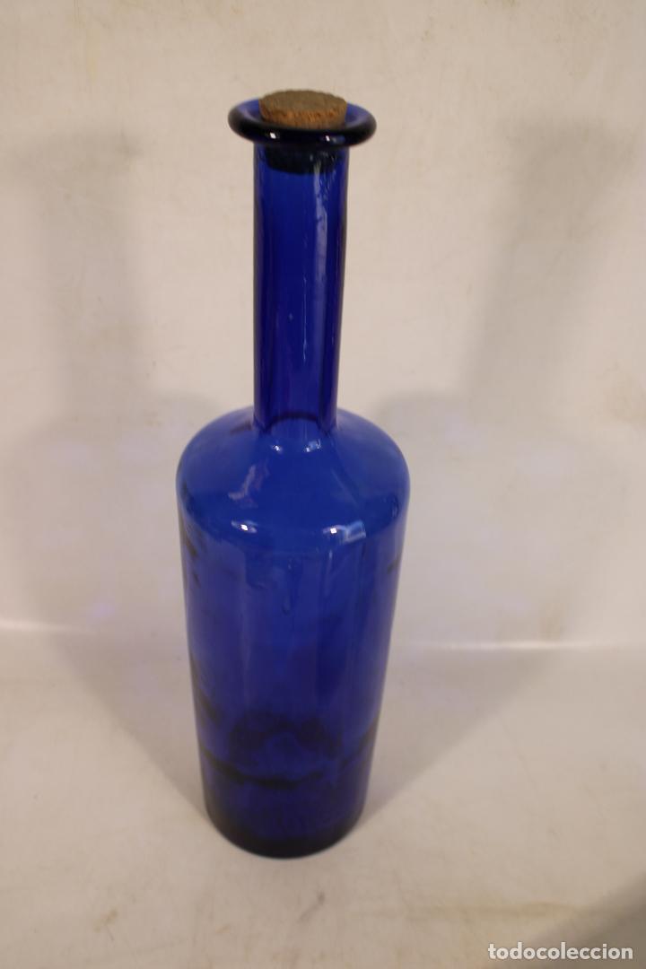 Botellas antiguas: botella cristal azul - Foto 3