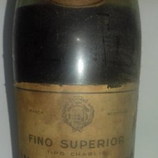 Botellas antiguas: FINO SUPERIOR TIPO CHABLIS, ÁNGEL SANTIAGO, AÑO 1908 HARO RIOJA. DE COLECCIÓN. MUY RARA. VINO BLANCO. Lote 348525743