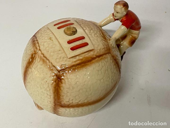Botellas antiguas: CURIOSA BOTELLA EN FORMA DE BALON (VAC&Iacute;A) - Foto 1