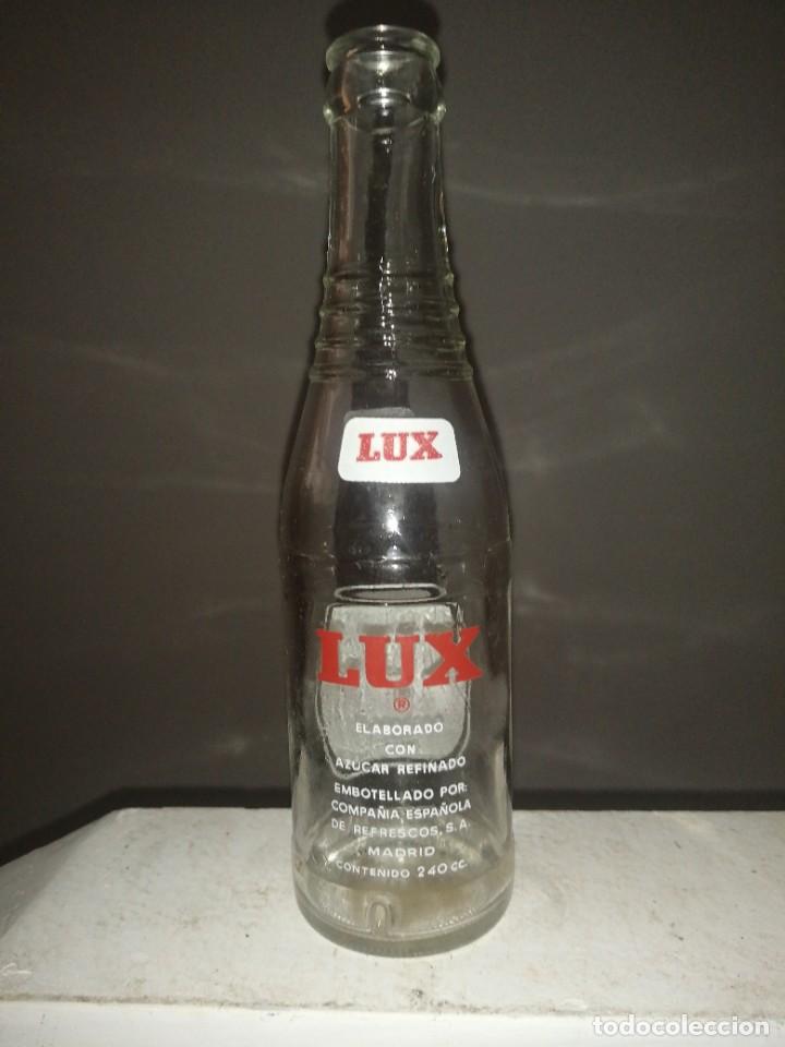 Botellas antiguas: Botella refrescos LUX serigrafiada - Foto 2