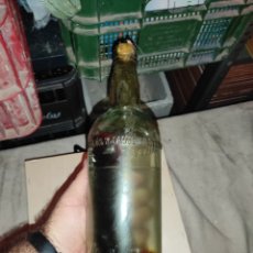 Botellas antiguas: ANTIGUA BOTELLA DE BRANDY CARLOS Y JAVIER TERRY - LETRAS EN RELIEVE -