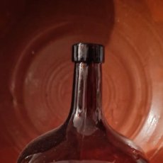 Botellas antiguas: RECIPIENTE INUSUAL ÁMBAR CRISTAL FRANCÉS. Lote 361114395