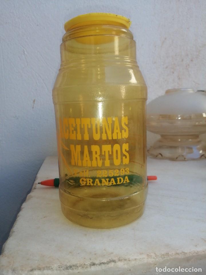 Botellas antiguas: Bote tarro de aceitunas Martos Granada - Foto 1