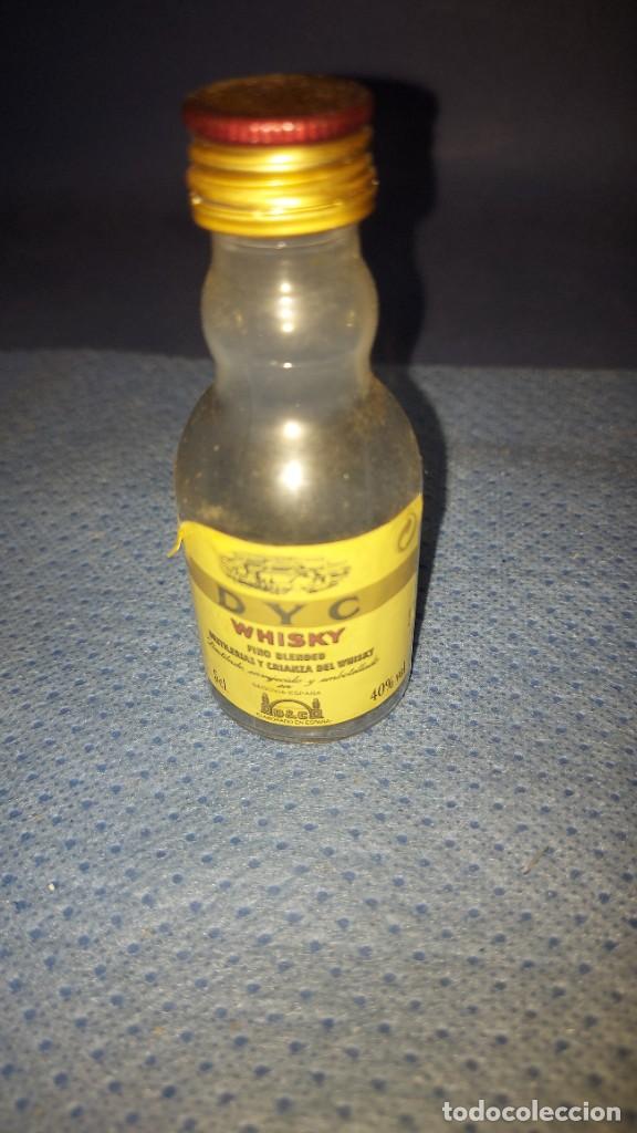 Botellas antiguas: DYC WISKY- BOTELLA MINIATURA - - Foto 1