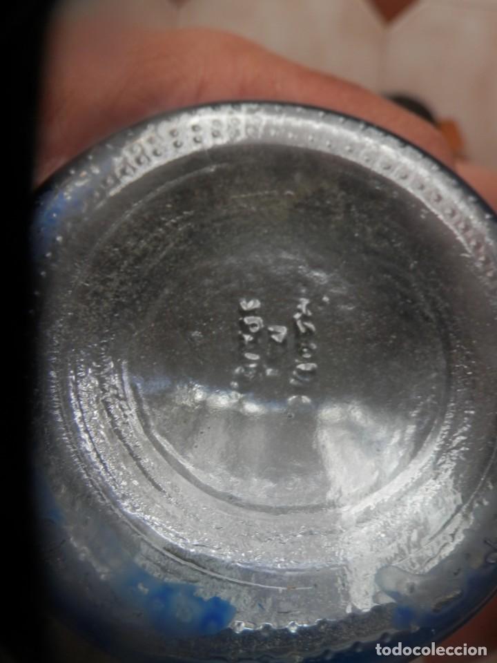 Botellas antiguas: BOTELLA EN FORMA DE RACIMO DE UVAS. CRISTAL OPACO. - Foto 3