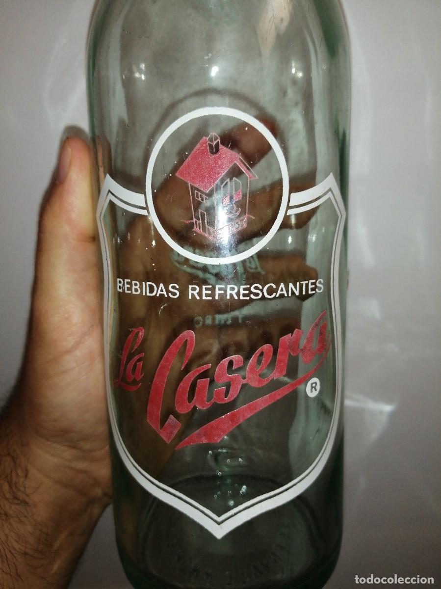 Botellas antiguas: Botella refresco gaseosa La casera 1 litro - Foto 1