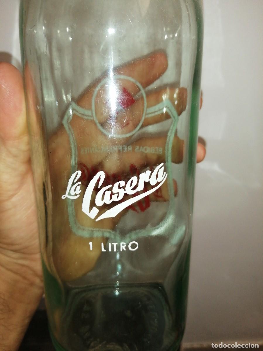 Botellas antiguas: Botella refresco gaseosa La casera 1 litro - Foto 2