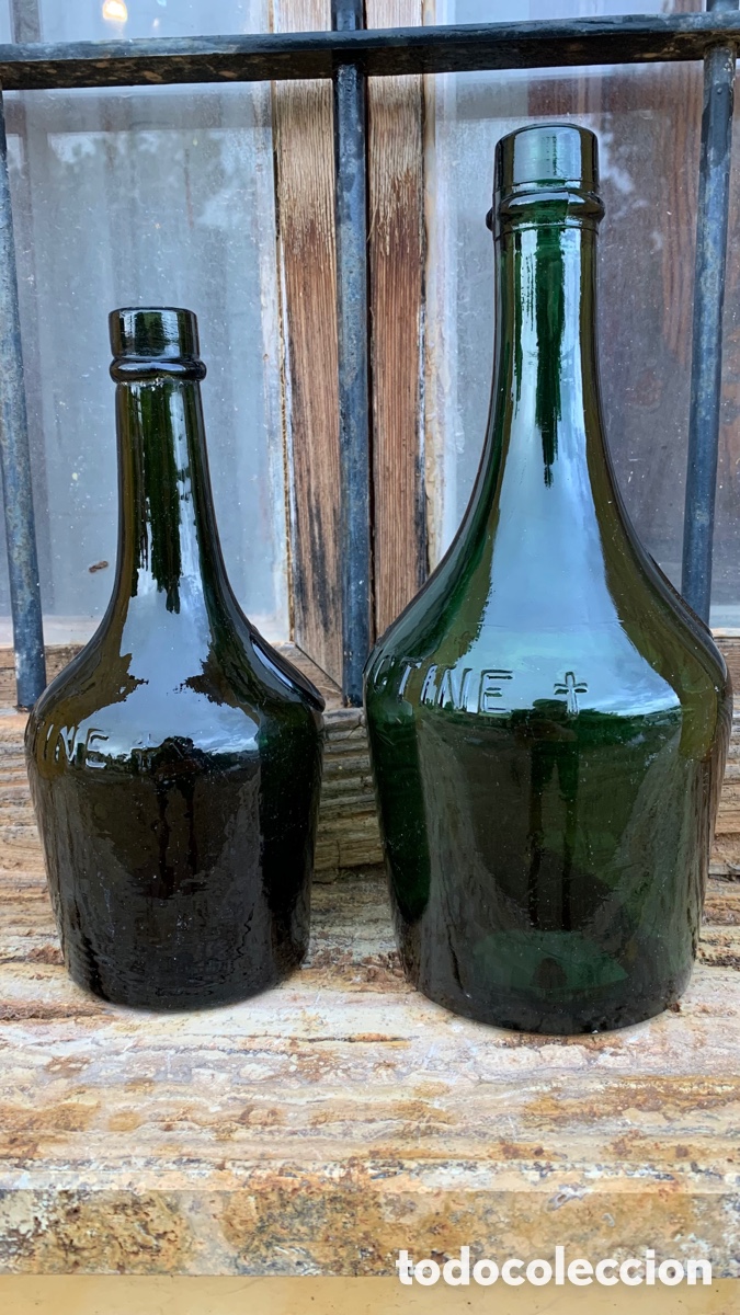 Botellas antiguas: LOTE DE 2 BOTELLAS ANTIGUAS BENEDICTINE + - Foto 2