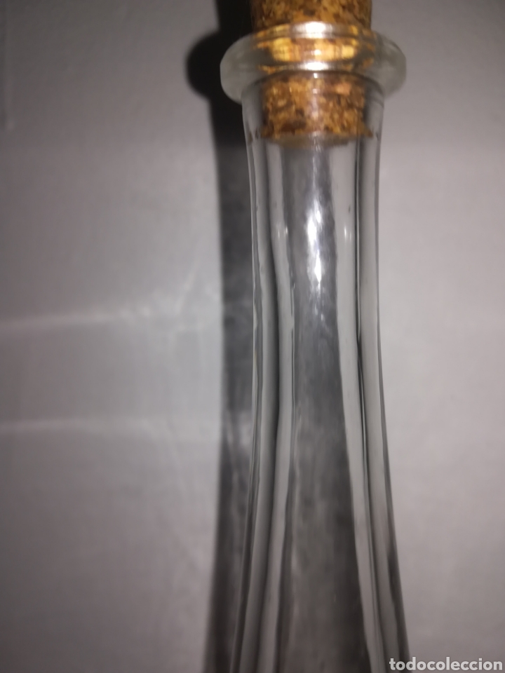 Botellas antiguas: Delicado frasco de cristal - Foto 2