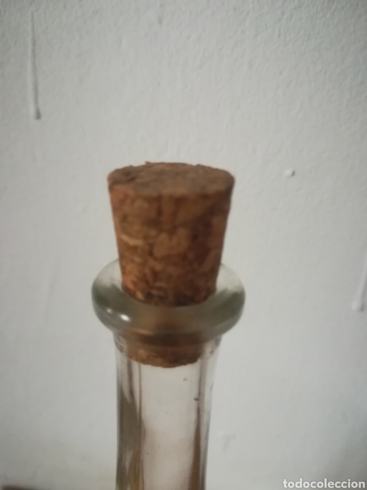 Botellas antiguas: Delicado frasco de cristal - Foto 5