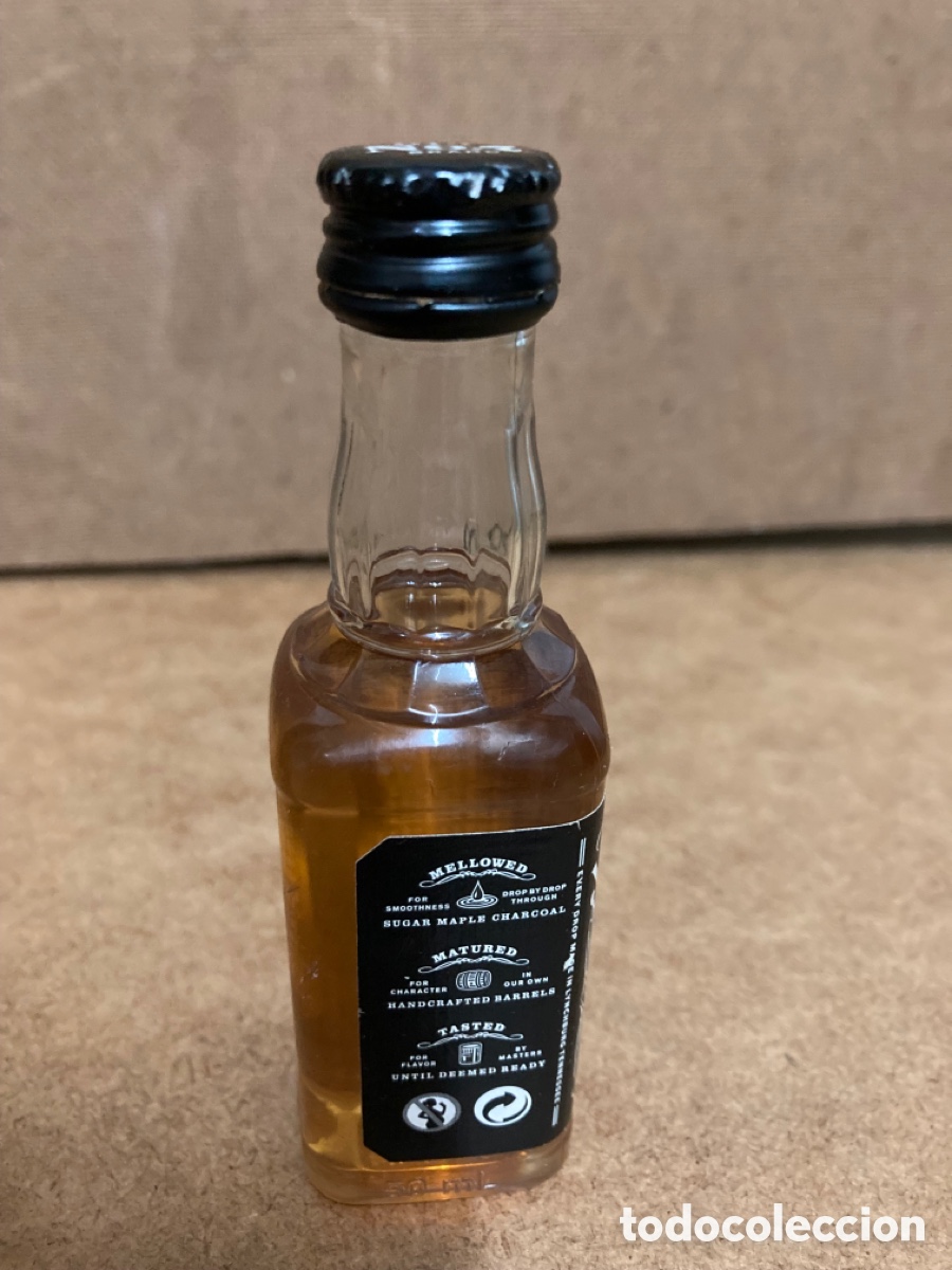 Botellas antiguas: Botell&iacute;n de Jack Daniels llena - Foto 4