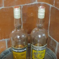 Botellas antiguas: BOTELLAS DE CHARTREUSE VERDE Y AMARILLA, SIEMPRE AN ESTADO EN BODEGA,. Lote 377201754