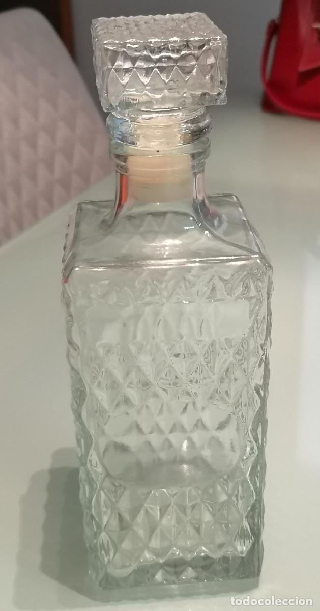 Botellas antiguas: BOTELLA CRISTAL VACIA DE LICOR - Foto 1