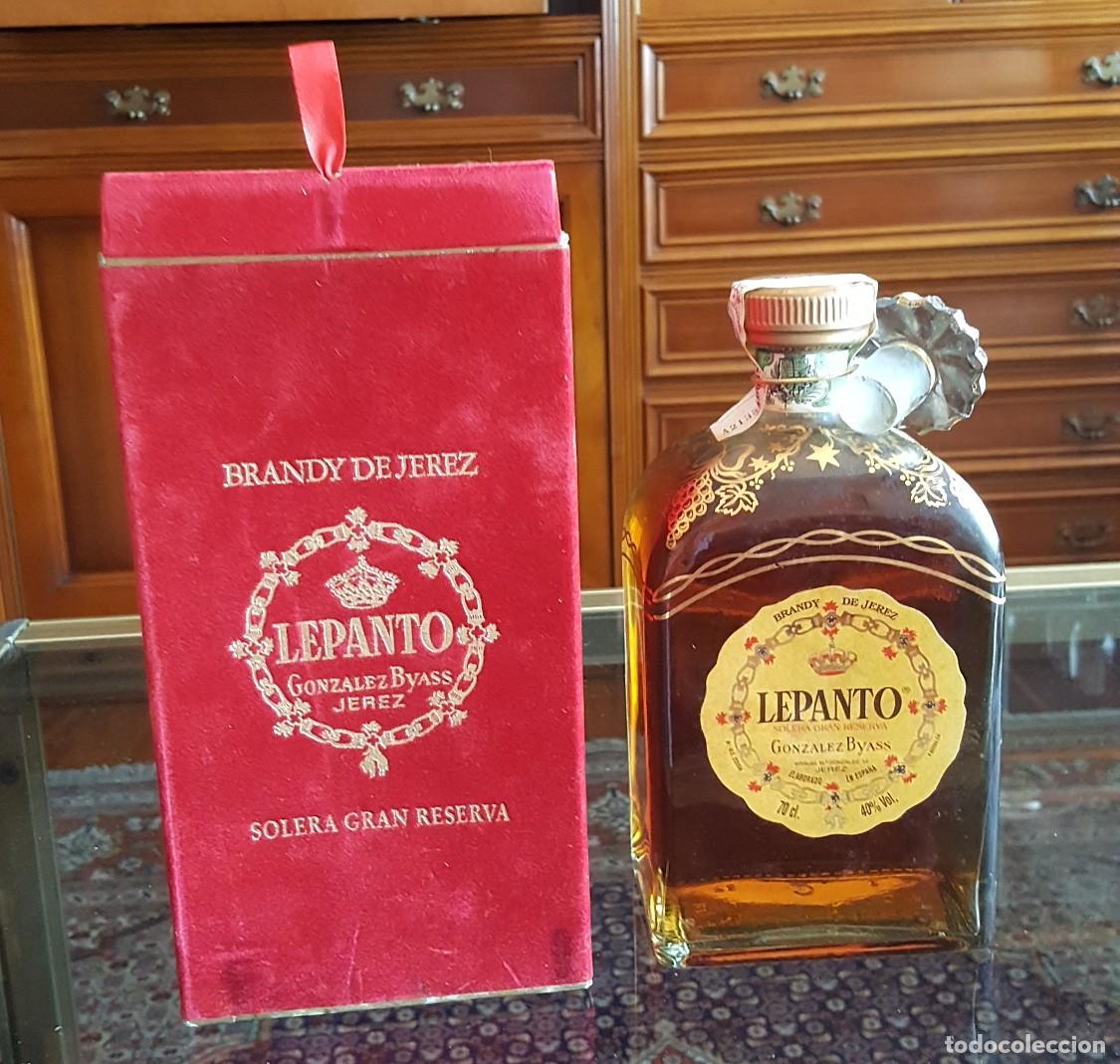 Botellas antiguas: Botella de Brandy Lepanto Solera Gran Reserva - Foto 3