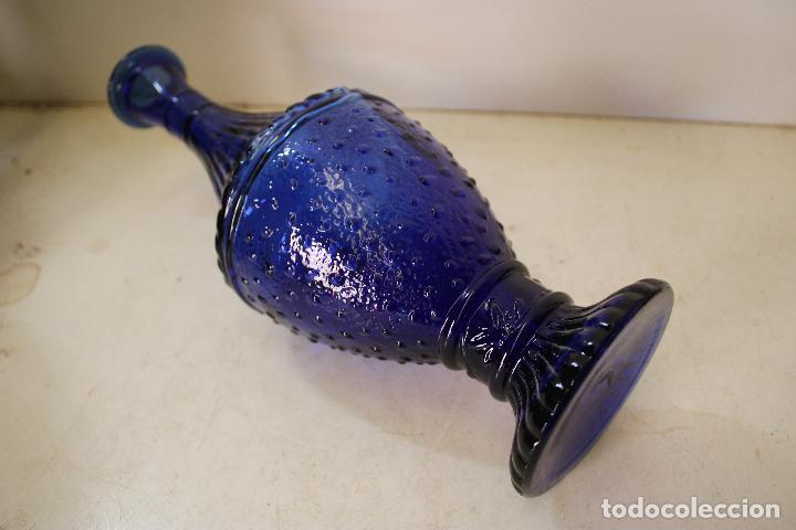 Botellas antiguas: botella de cristal azul - Foto 3