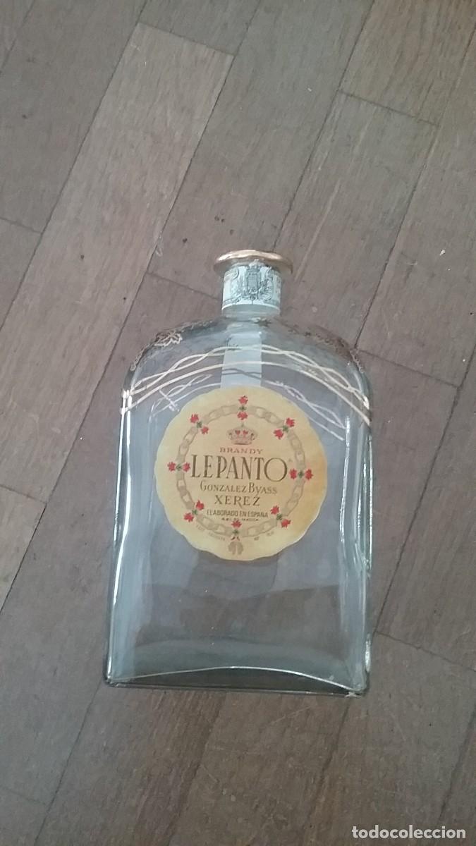 Botellas antiguas: Botella vac&iacute;a Brandy Lepanto (712-2) - Foto 1