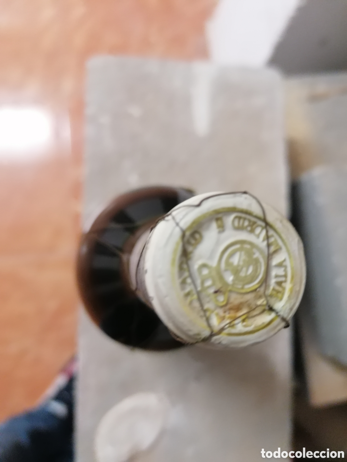 Botellas antiguas: Botella decorada real madrid - Foto 3