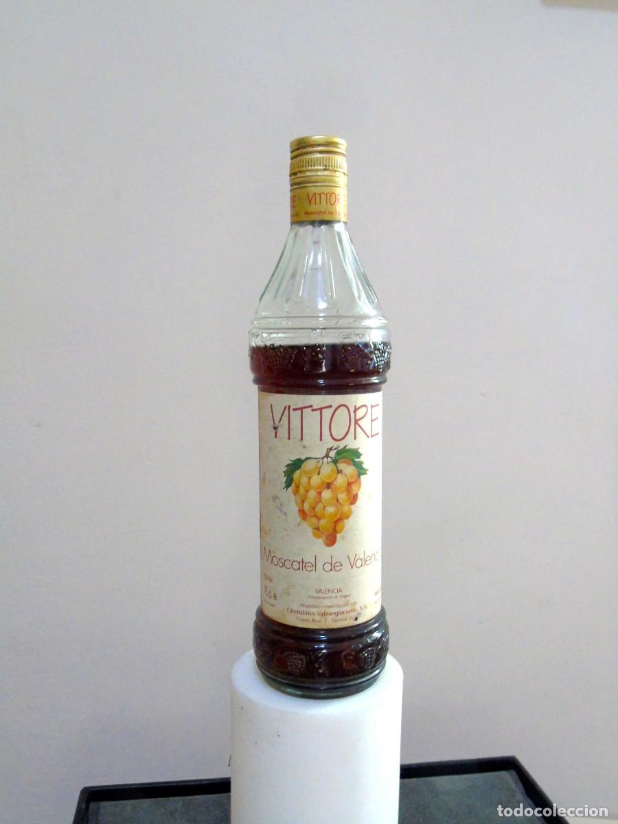 Botellas antiguas: BOTELLA VITORE MOSCATEL - Foto 1