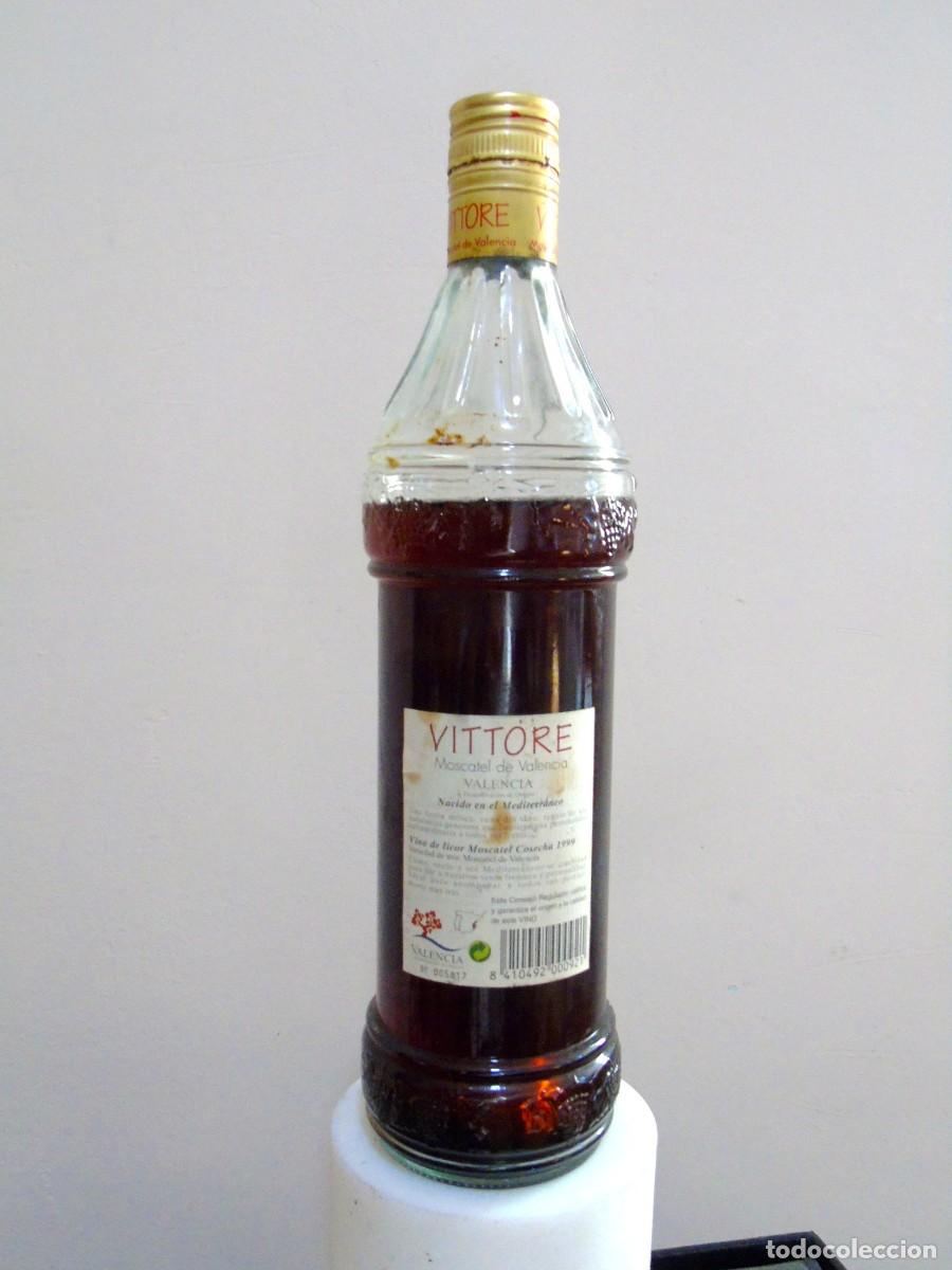 Botellas antiguas: BOTELLA VITORE MOSCATEL - Foto 2