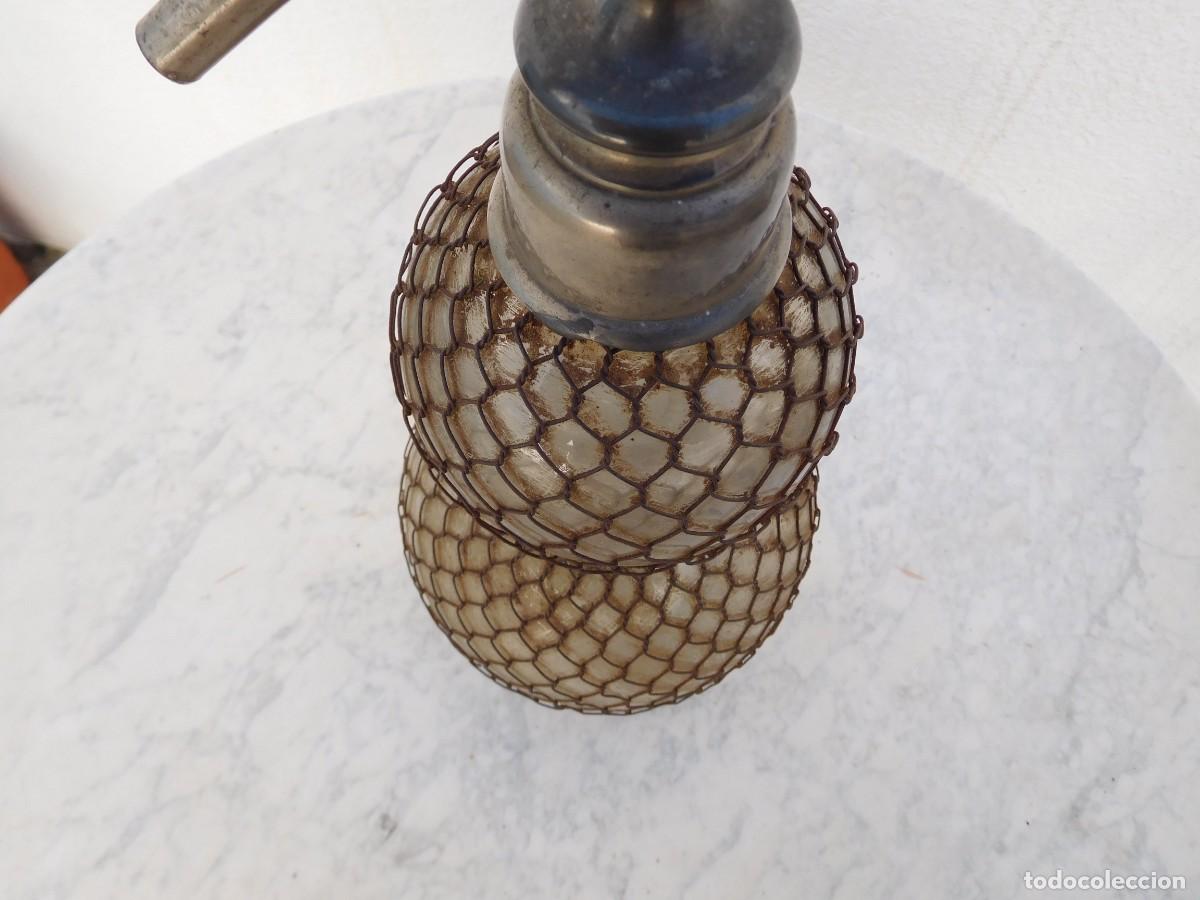 Botellas antiguas: Sif&oacute;n antiguo de cristal y malla - Foto 12
