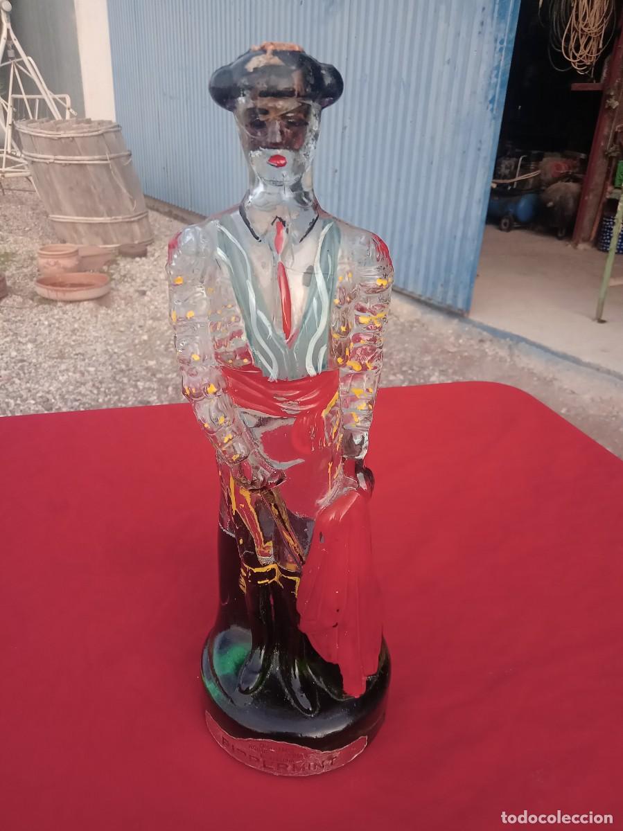 Botellas antiguas: BOTELLA PIPPERMINT EN FORMA DE TORERO - Foto 5