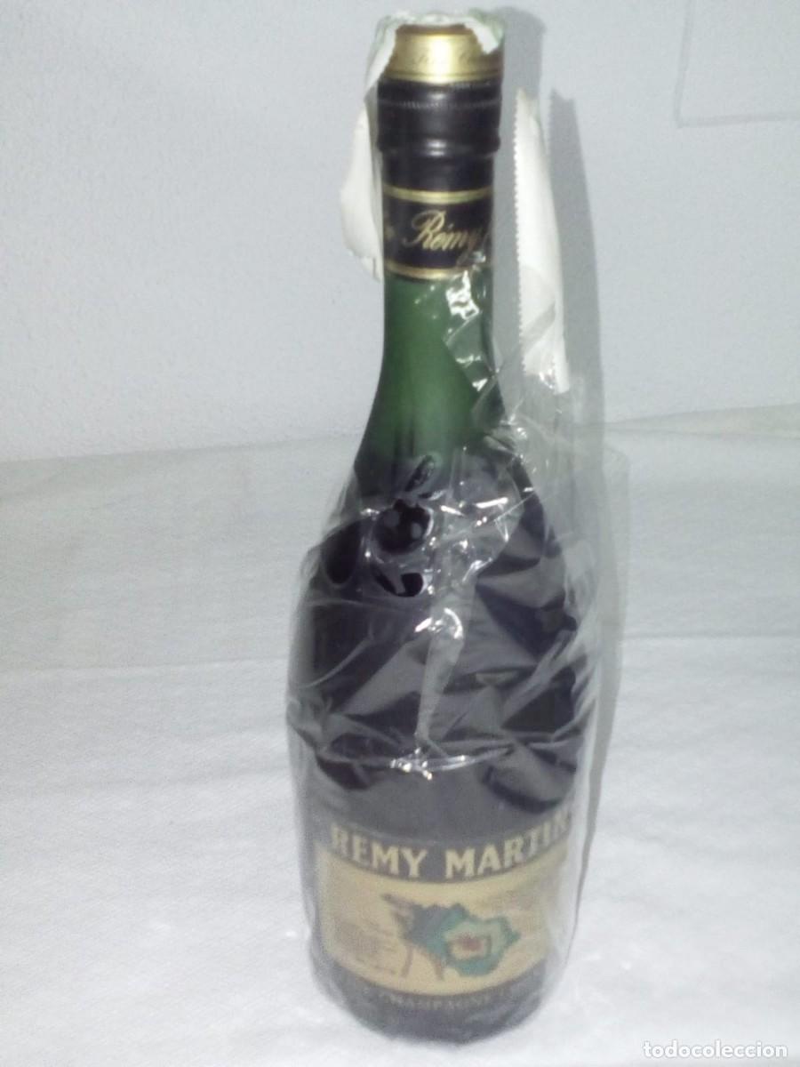 Botellas antiguas: remy martin - Foto 1