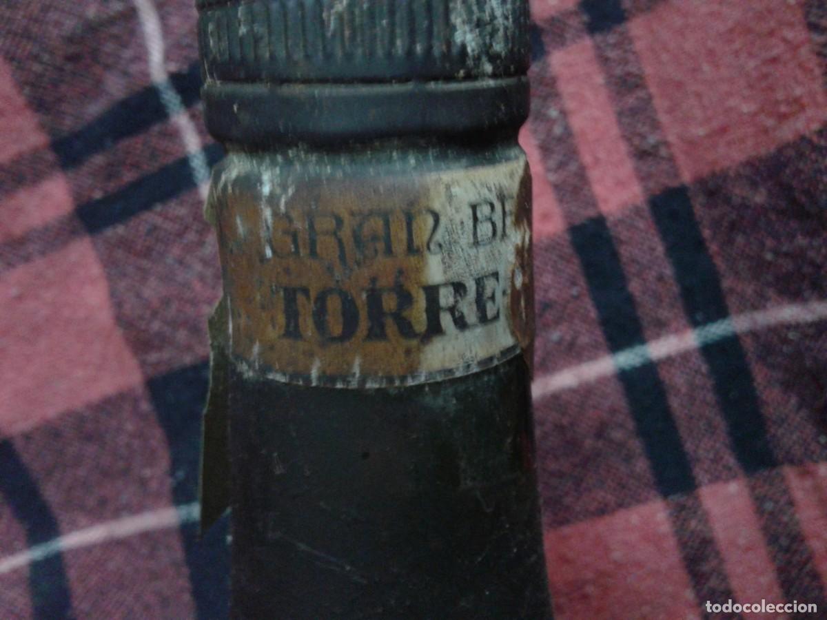 Botellas antiguas: ANTIGUA BOTELLA DE BRANDY TORRE-ROJA, Tr - Foto 8