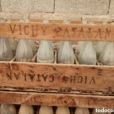 Botellas antiguas: CAJA ANTIGUA VICHY CATALÁN. Lote 400915519