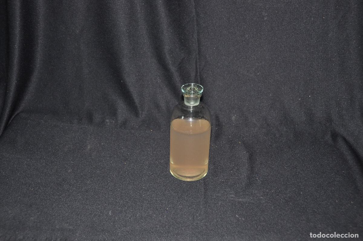 Botellas antiguas: Bote de farmacia con liquido en interior - Foto 4