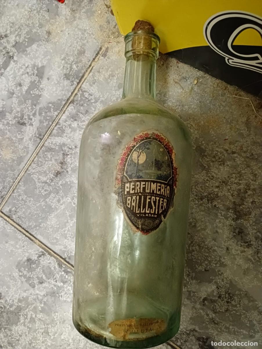 Botellas antiguas: Botella original de Perfumer&iacute;a Ballester - Foto 1
