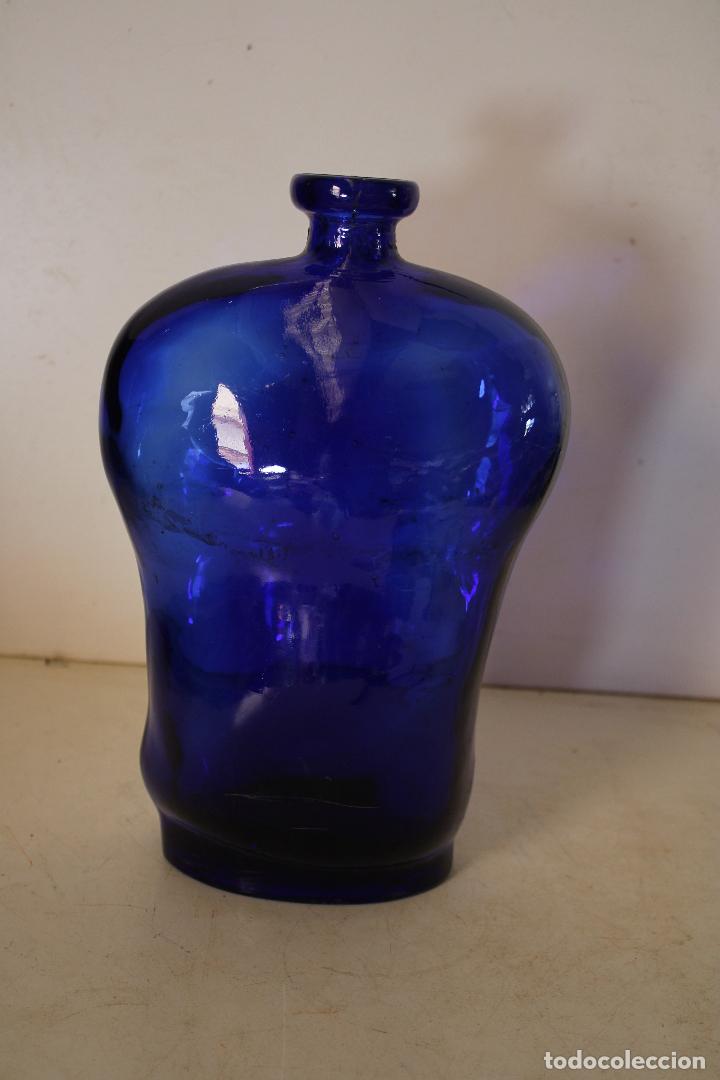 Botellas antiguas: botella de cristal azul - Foto 3