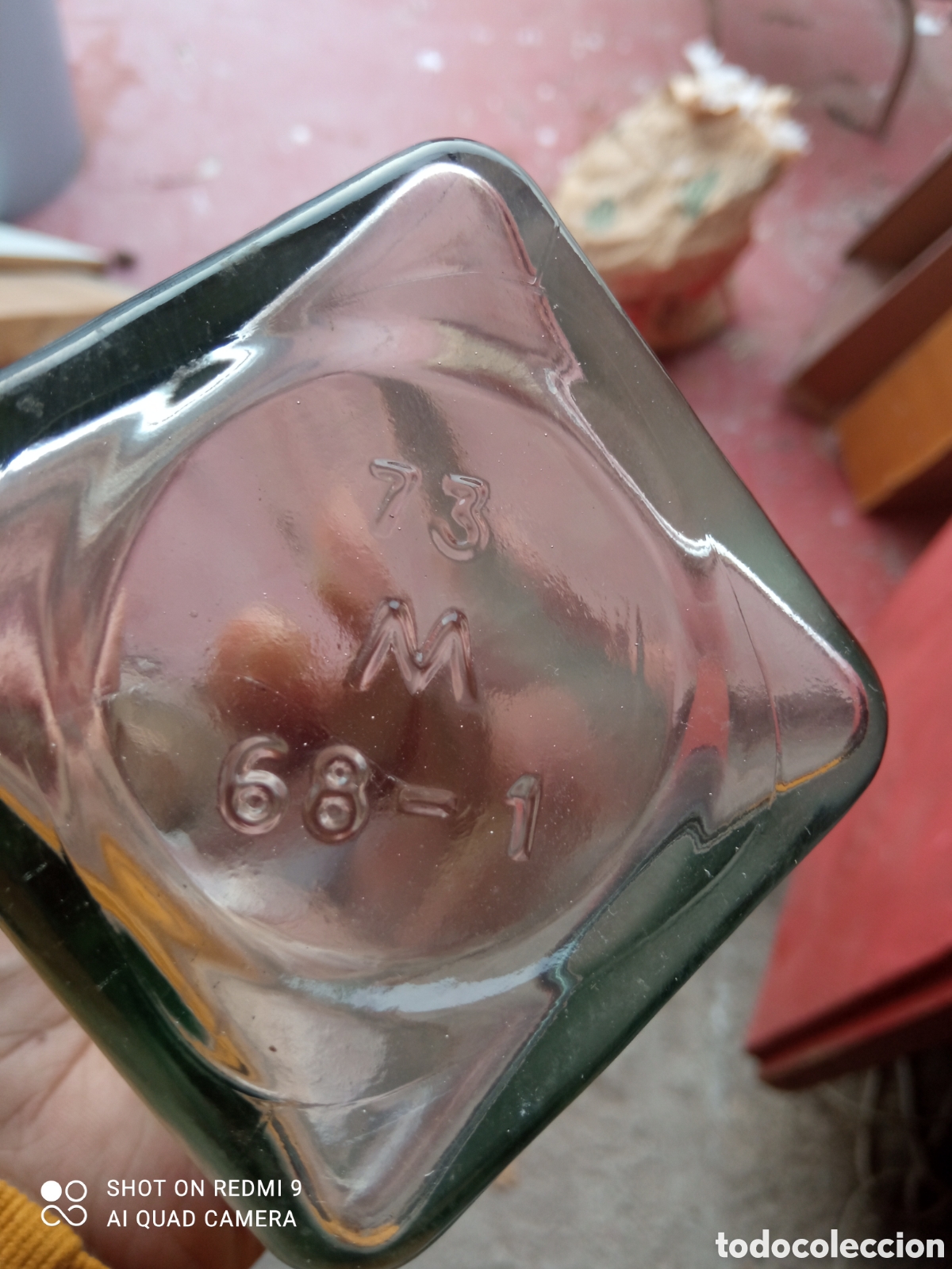 Botellas antiguas: Bote de cristal de 21cm.inscripciones en base. - Foto 2
