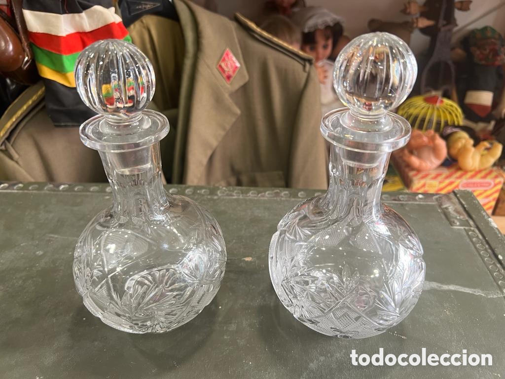 Botellas antiguas: Lote de 2 licoreras cristal checo - Foto 1