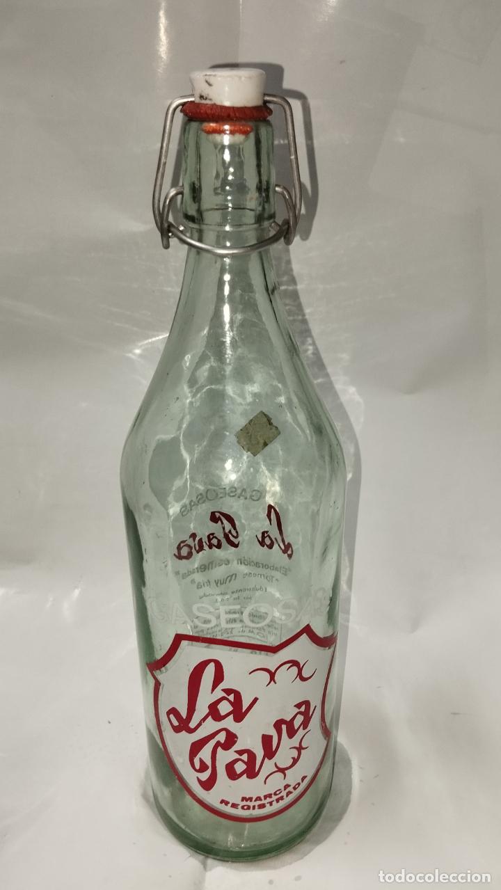 Botellas antiguas: BOTELLA DE GASEOSA LA PAVA - Foto 1