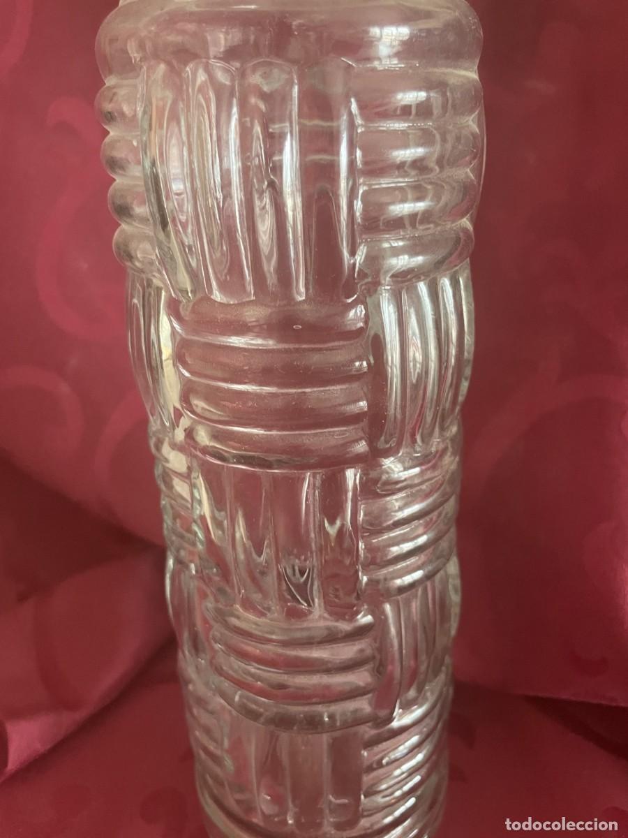 Botellas antiguas: Botella antigua an&iacute;s con relieve - Foto 4