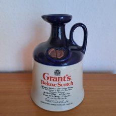 Botellas antiguas: ANTIGUA BOTELLA GRANT'S DELUXE SCOTCH....VACIA.....