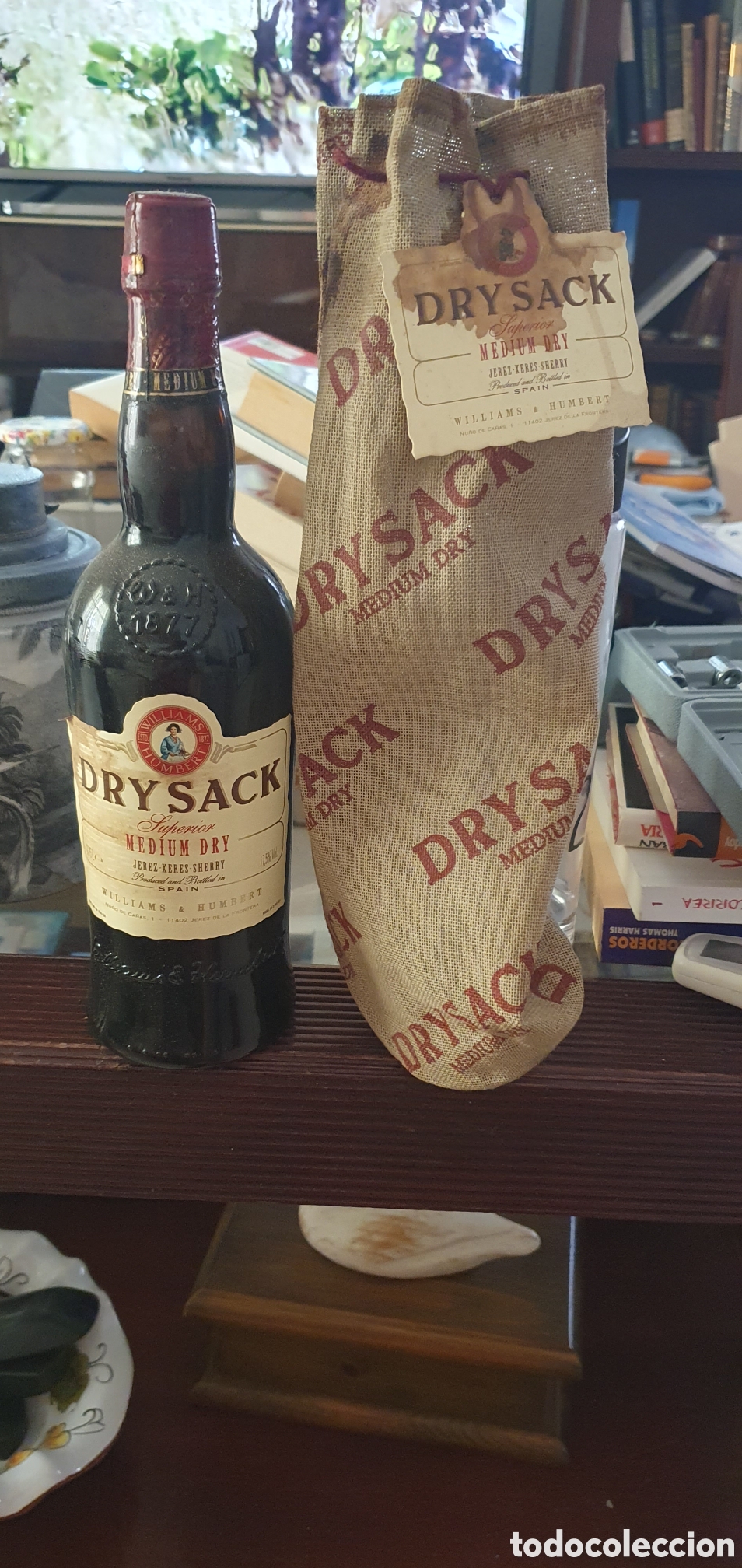 Botellas antiguas: Botella sin usar dry sack m&eacute;dium dry - Foto 1