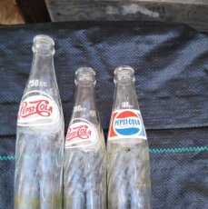 Botellas antiguas: LOTE 3 BOTELLAS PEPSICOLA PEPSI COLA MODELOS DIFERENTES Y BUEN ESTADO EN GENERAL AÑOS 60 70