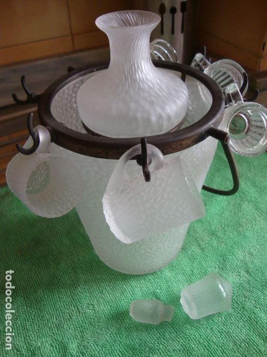 Botellas antiguas: juego botella y vasitos - Foto 1
